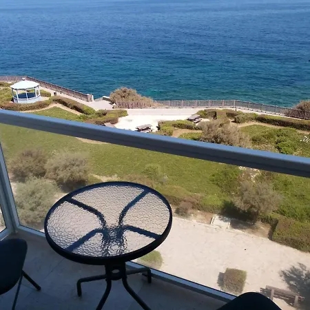 Seafront No 10 Apartment *