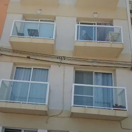 Seafront No 10 公寓 *